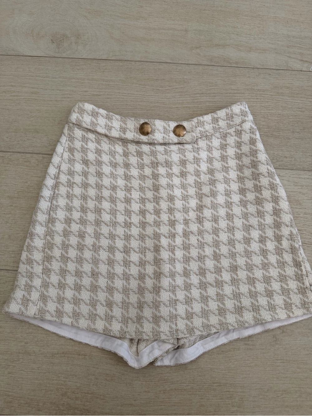 Zara Beige & White Houndstooth Mini Skirt-Shorts with Gold Buttons
